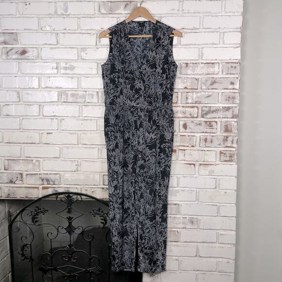 Ann Taylor Petite Black and White Floral V-neck Sleeveless Jumpsuit S - Picture 1 of 14